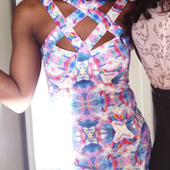 Iridescent cut out bodycon dress - Picture 2 of 3